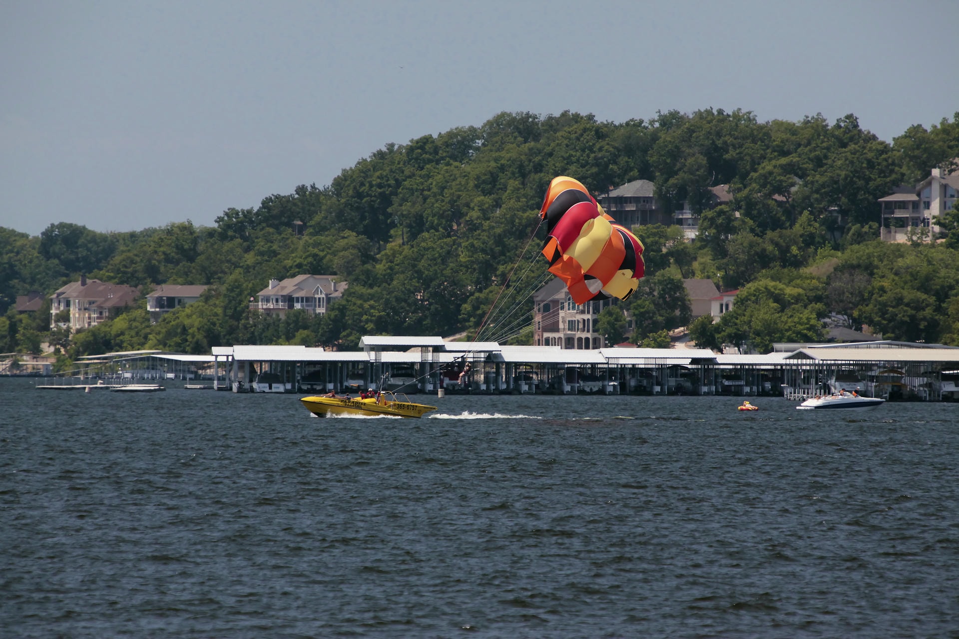 Speed boat on the Lake of the Ozaks